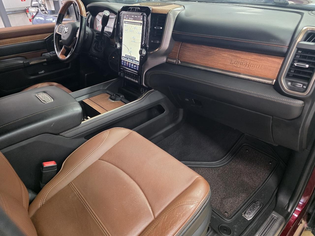 RAM 3500 Longhorn 4x4 Mega Cab 6'4" Box 2020