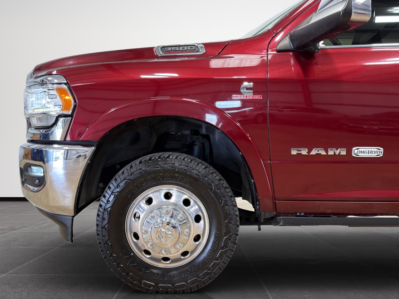 RAM 3500 Longhorn 4x4 Mega Cab 6'4" Box 2020