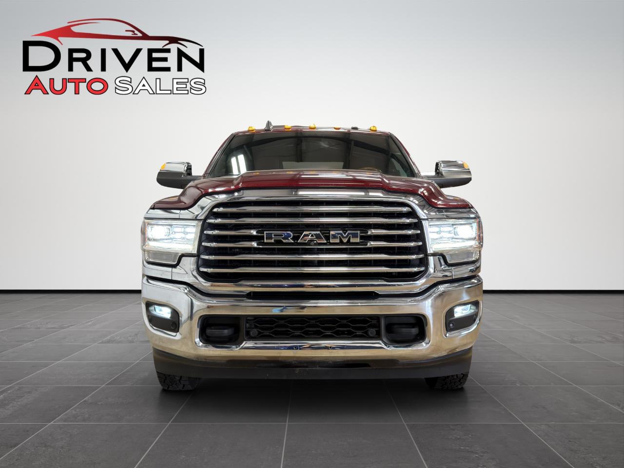 RAM 3500 Longhorn 4x4 Mega Cab 6'4" Box 2020
