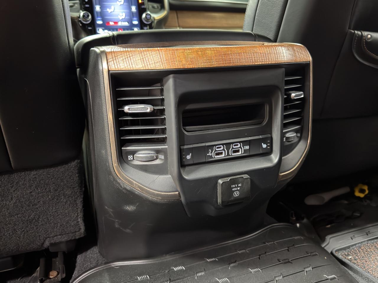 RAM 3500 Longhorn 4x4 Mega Cab 6'4" Box 2020