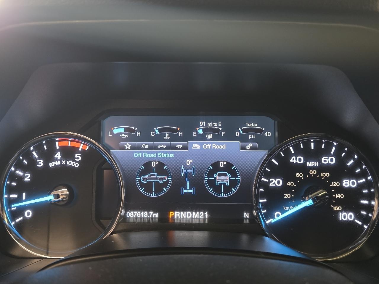 Ford Super Duty F-350 DRW Lariat 4WD Crew Cab 8' Box 2019