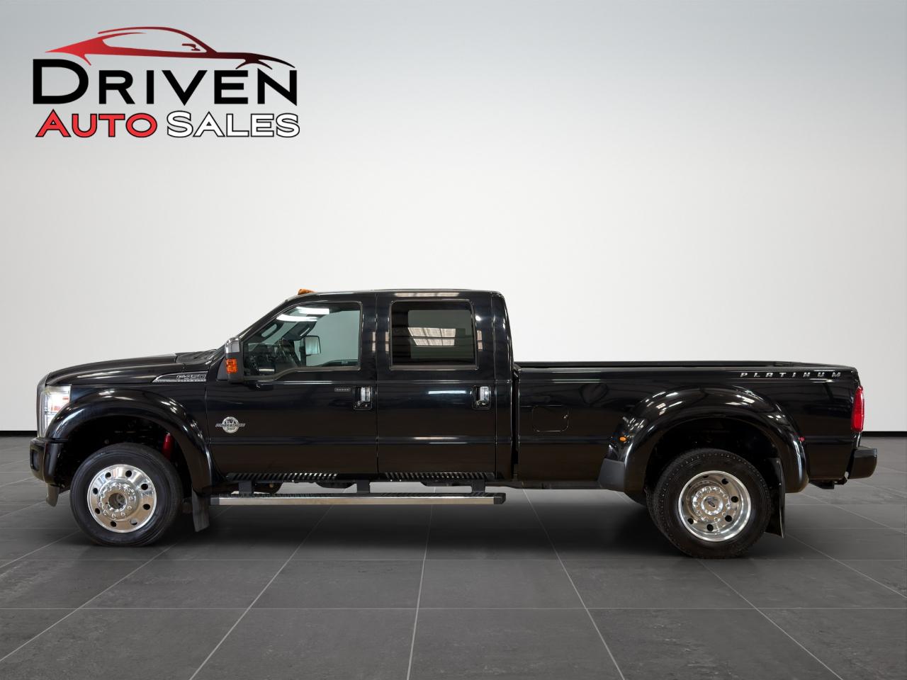 Ford Super Duty F-450 DRW 4WD Crew Cab 172" Platinum 2016