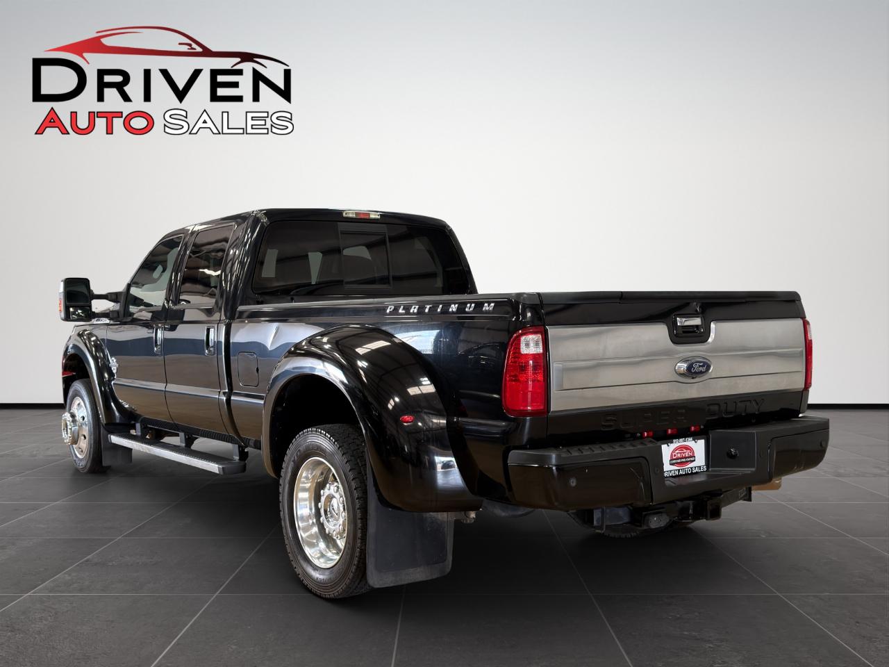 Ford Super Duty F-450 DRW 4WD Crew Cab 172" Platinum 2016