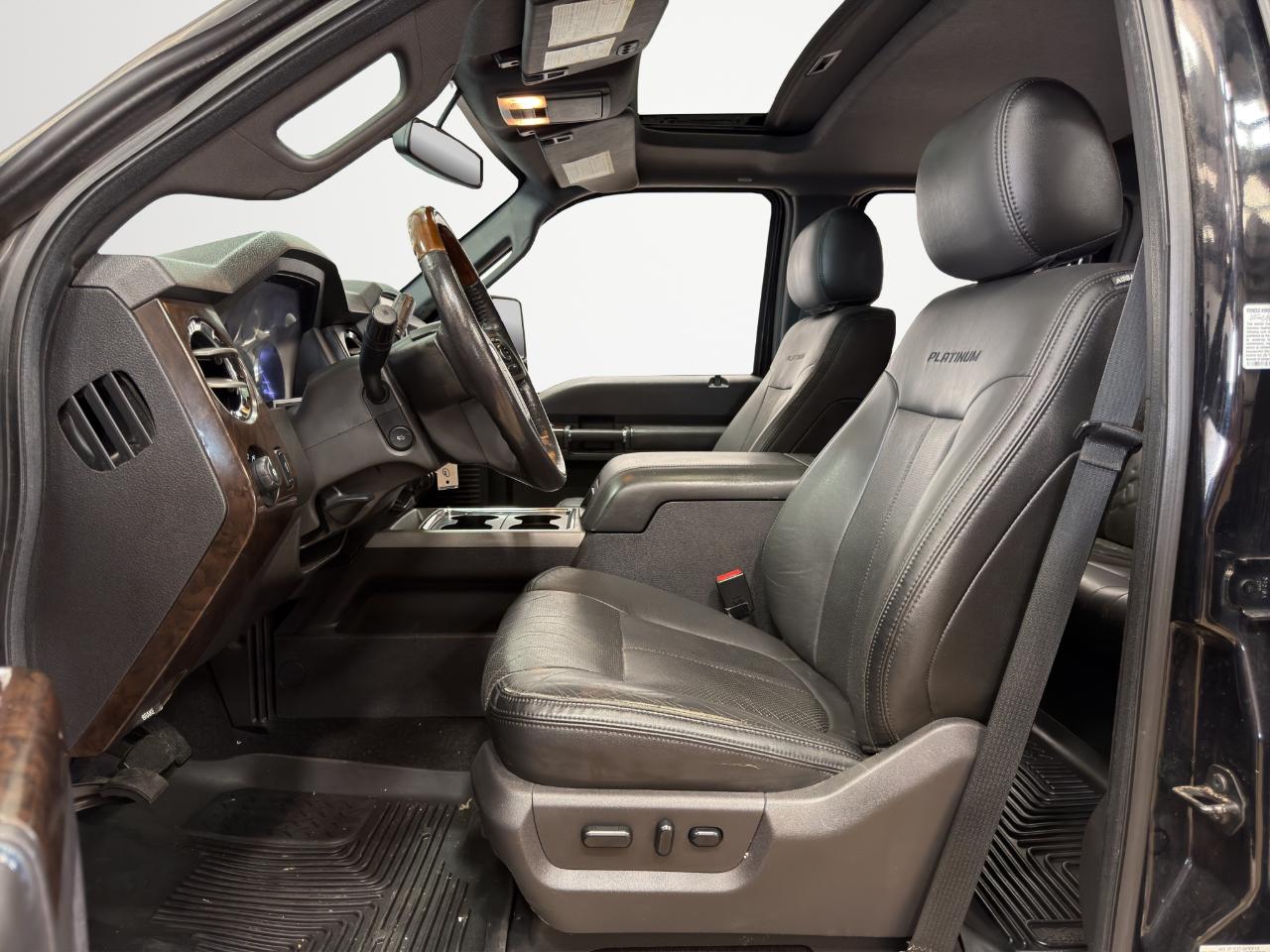 Ford Super Duty F-450 DRW 4WD Crew Cab 172" Platinum 2016