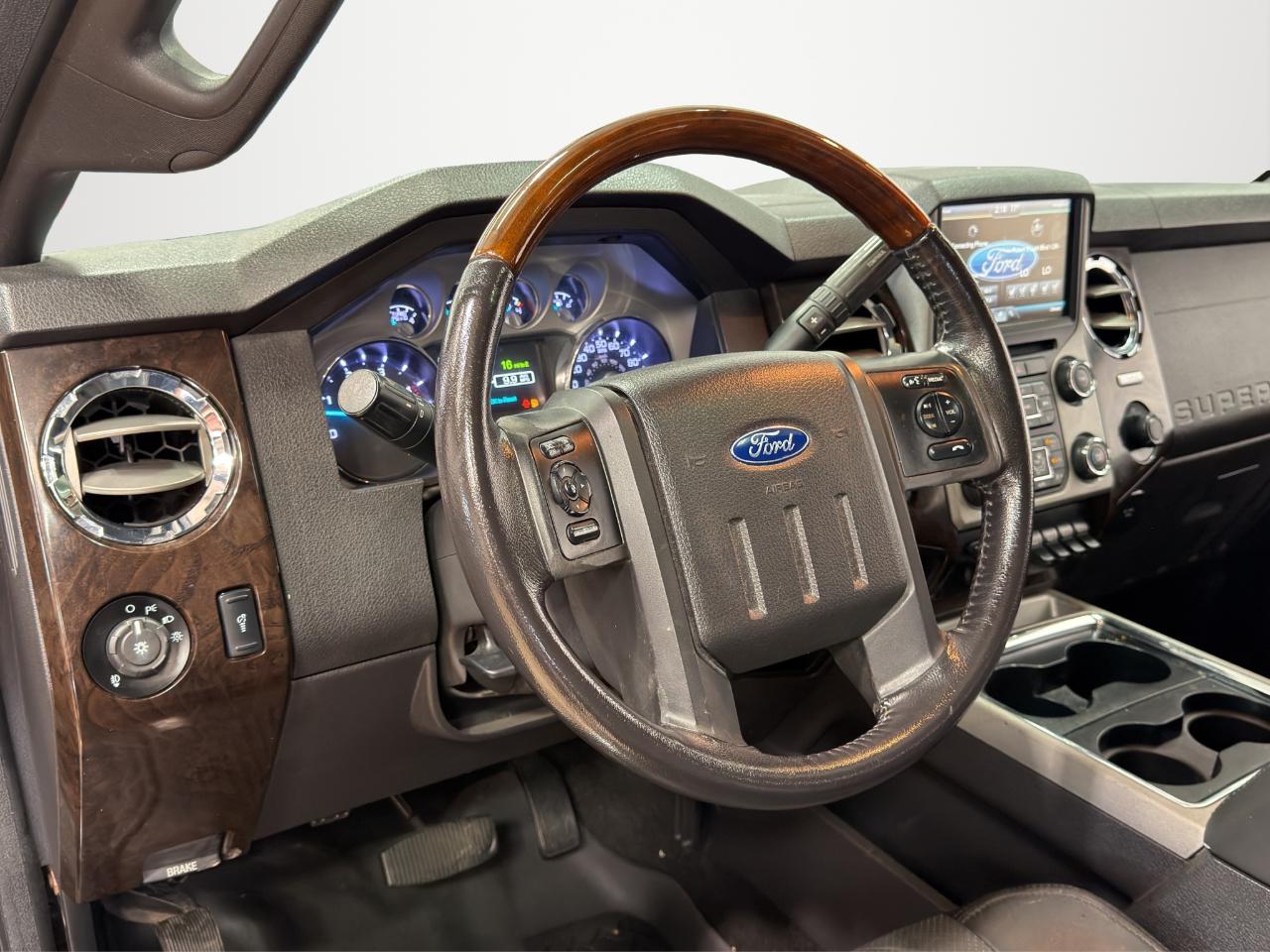 Ford Super Duty F-450 DRW 4WD Crew Cab 172" Platinum 2016