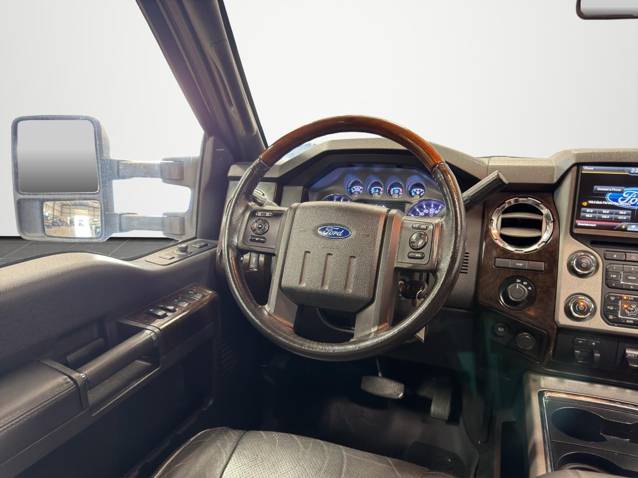 Ford Super Duty F-450 DRW 4WD Crew Cab 172" Platinum 2016