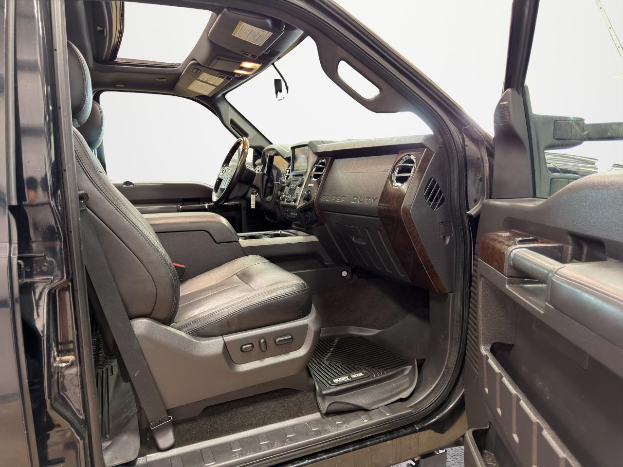 Ford Super Duty F-450 DRW 4WD Crew Cab 172" Platinum 2016