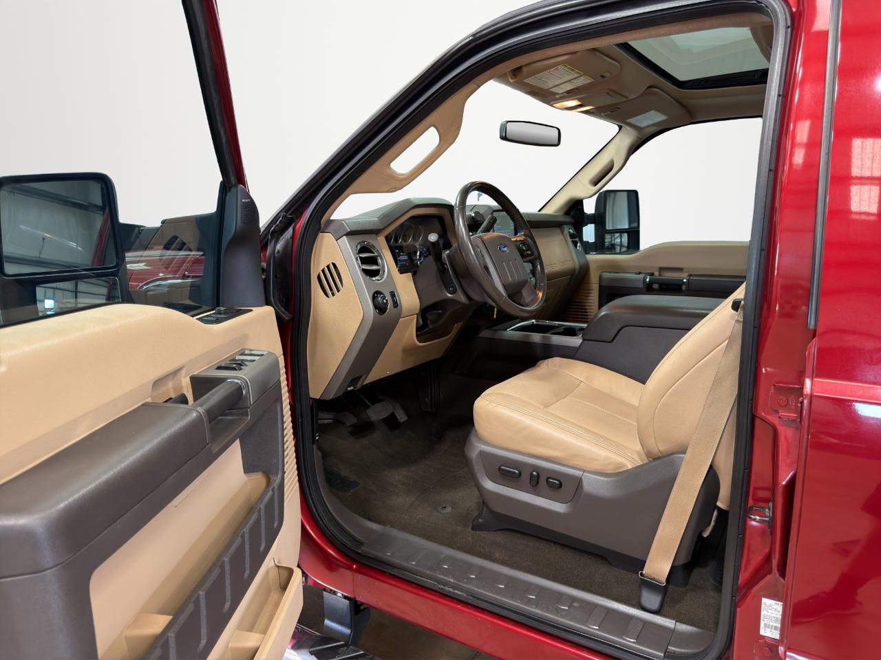 Ford Super Duty F-250 SRW Lariat 4WD Crew Cab 6.75' Box 2016