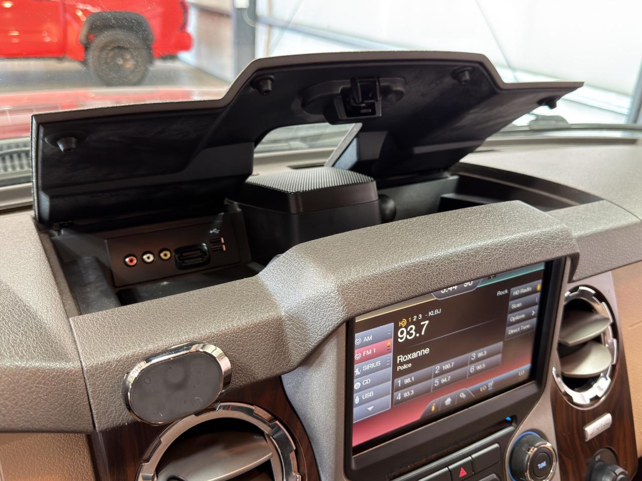 Ford Super Duty F-250 SRW Lariat 4WD Crew Cab 6.75' Box 2016