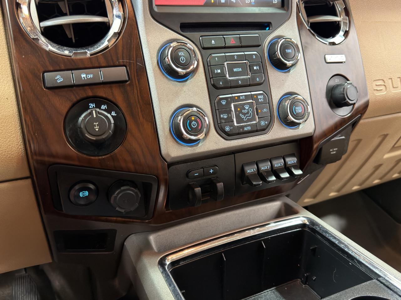 Ford Super Duty F-250 SRW Lariat 4WD Crew Cab 6.75' Box 2016