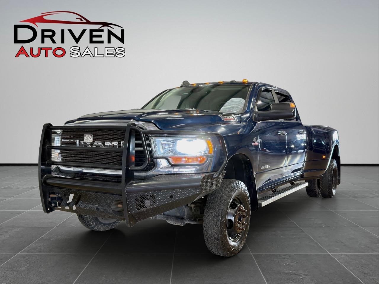 RAM 3500 Lone Star 4x4 Crew Cab 8' Box 2019