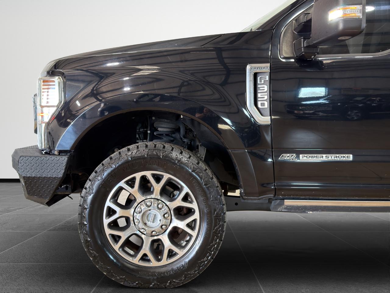 Ford Super Duty F-350 SRW Lariat 4WD Crew Cab 8' Box 2021