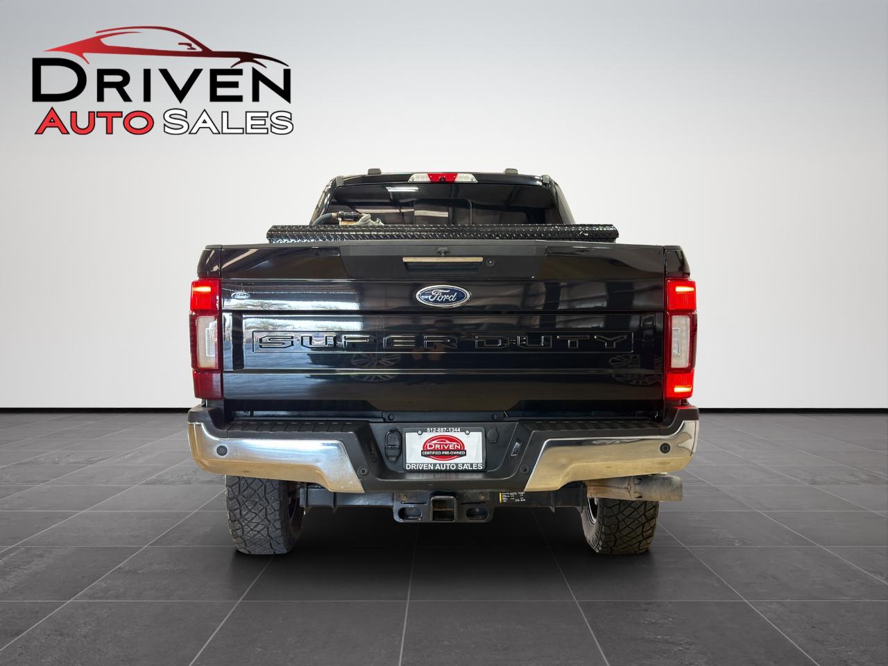 Ford Super Duty F-350 SRW Lariat 4WD Crew Cab 8' Box 2021