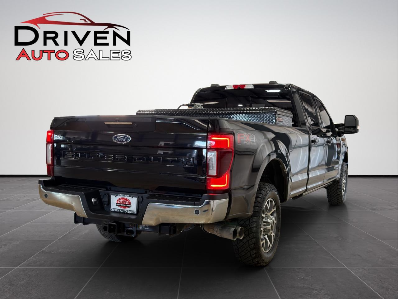 Ford Super Duty F-350 SRW Lariat 4WD Crew Cab 8' Box 2021