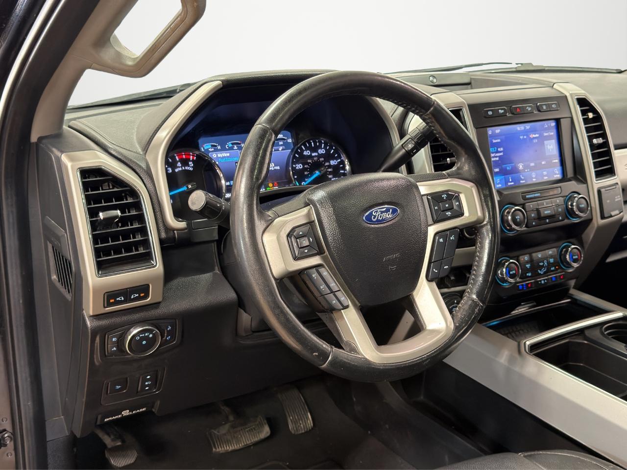 Ford Super Duty F-350 SRW Lariat 4WD Crew Cab 8' Box 2021