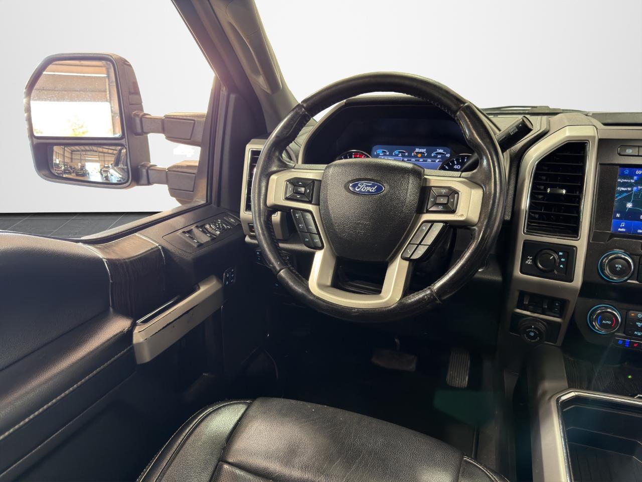 Ford Super Duty F-350 SRW Lariat 4WD Crew Cab 8' Box 2021