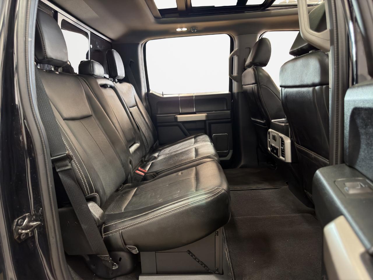 Ford Super Duty F-350 SRW Lariat 4WD Crew Cab 8' Box 2021