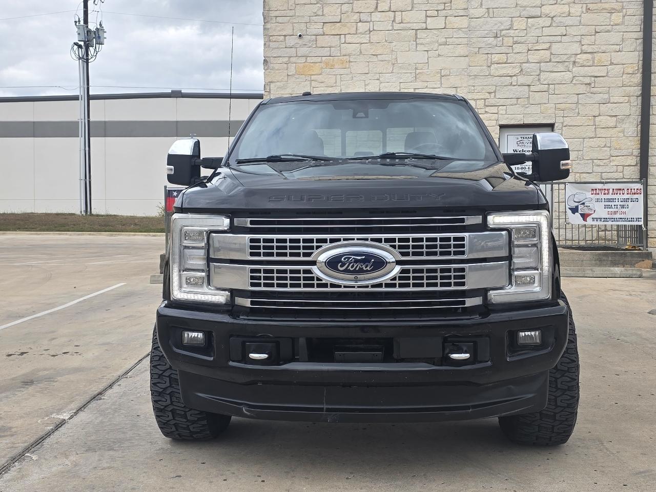 Ford Super Duty F-250 SRW Platinum 4WD Crew Cab 6.75' Box 2017