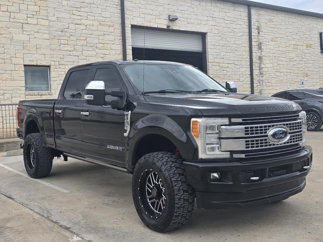 Ford Super Duty F-250 SRW Platinum 4WD Crew Cab 6.75' Box 2017