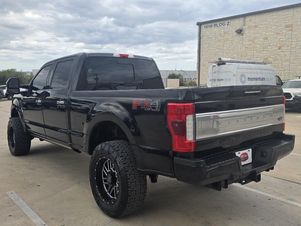 Ford Super Duty F-250 SRW Platinum 4WD Crew Cab 6.75' Box 2017