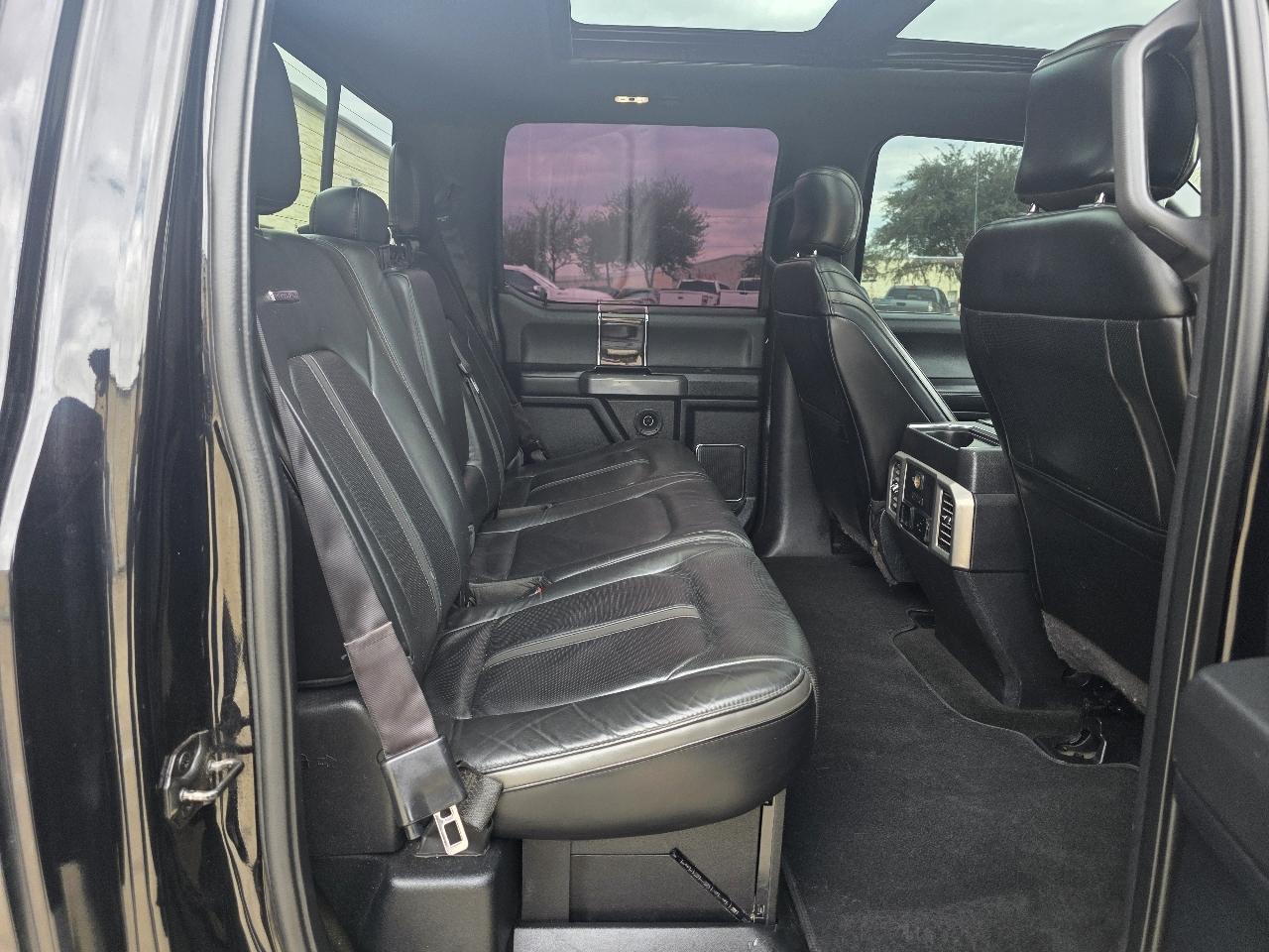 Ford Super Duty F-250 SRW Platinum 4WD Crew Cab 6.75' Box 2017