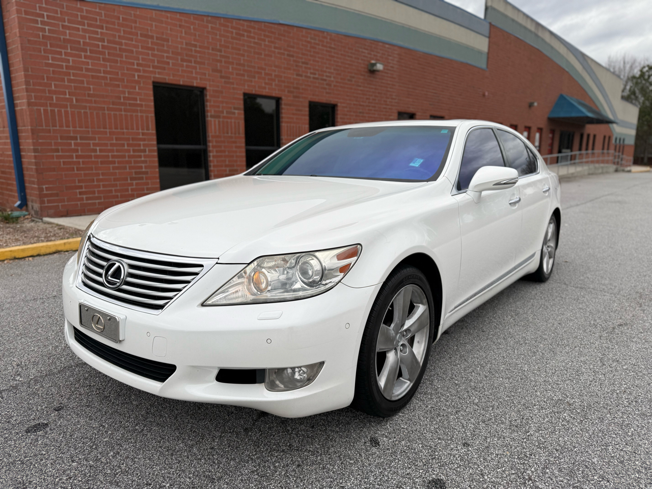 Lexus LS 460 Luxury Sedan 2011
