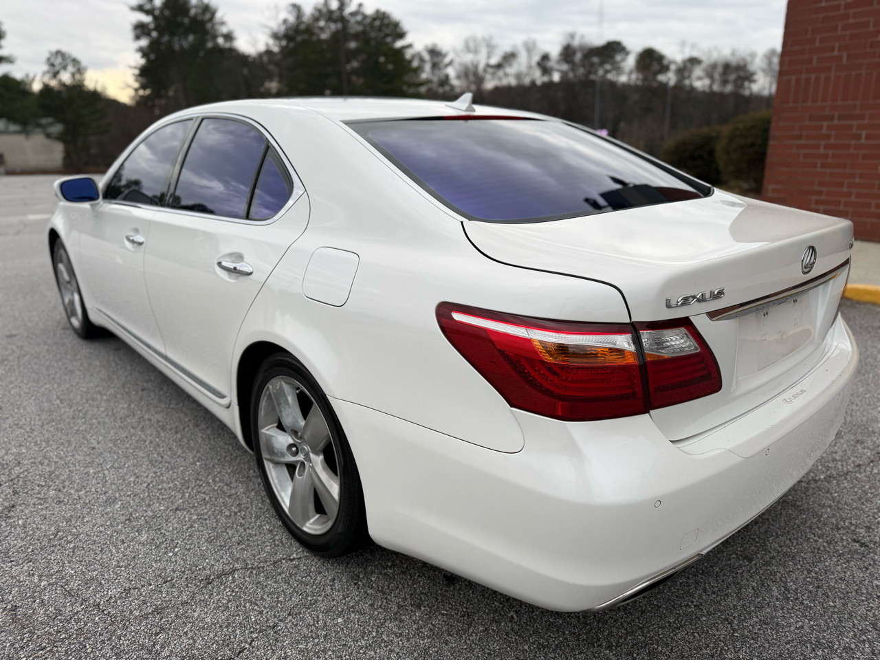 Lexus LS 460 Luxury Sedan 2011