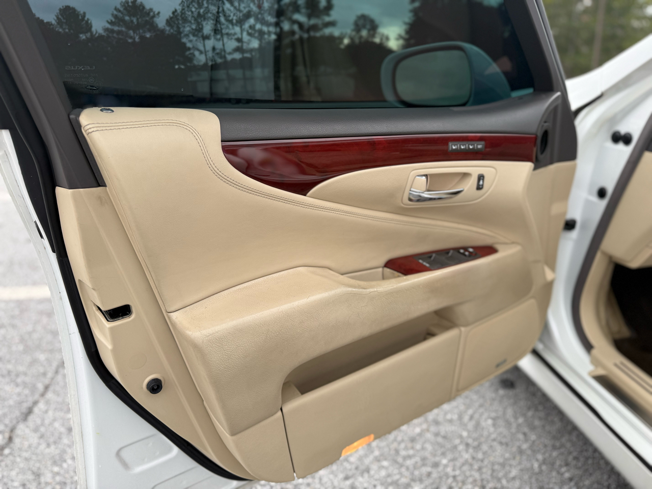 Lexus LS 460 Luxury Sedan 2011