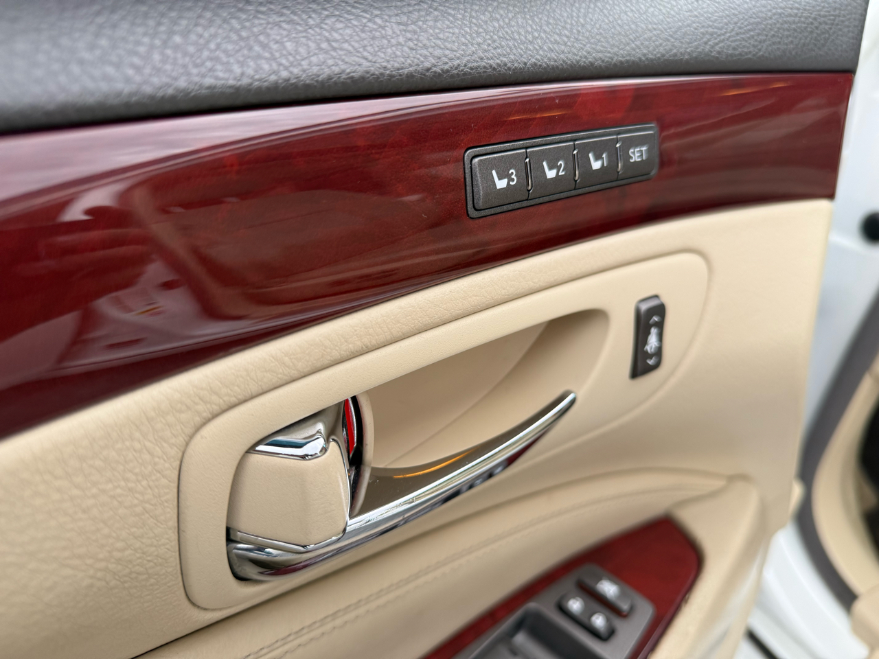 Lexus LS 460 Luxury Sedan 2011