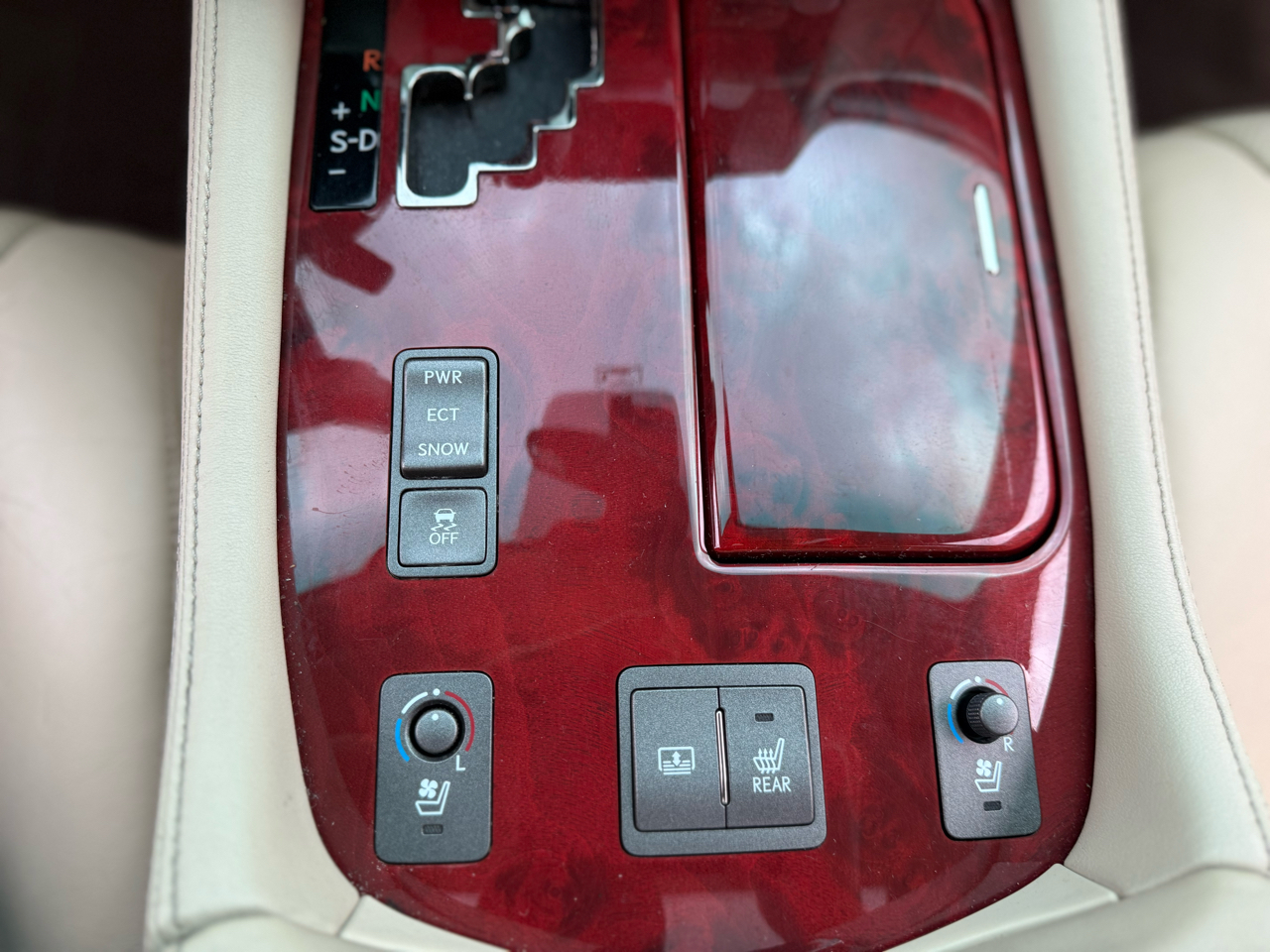 Lexus LS 460 Luxury Sedan 2011