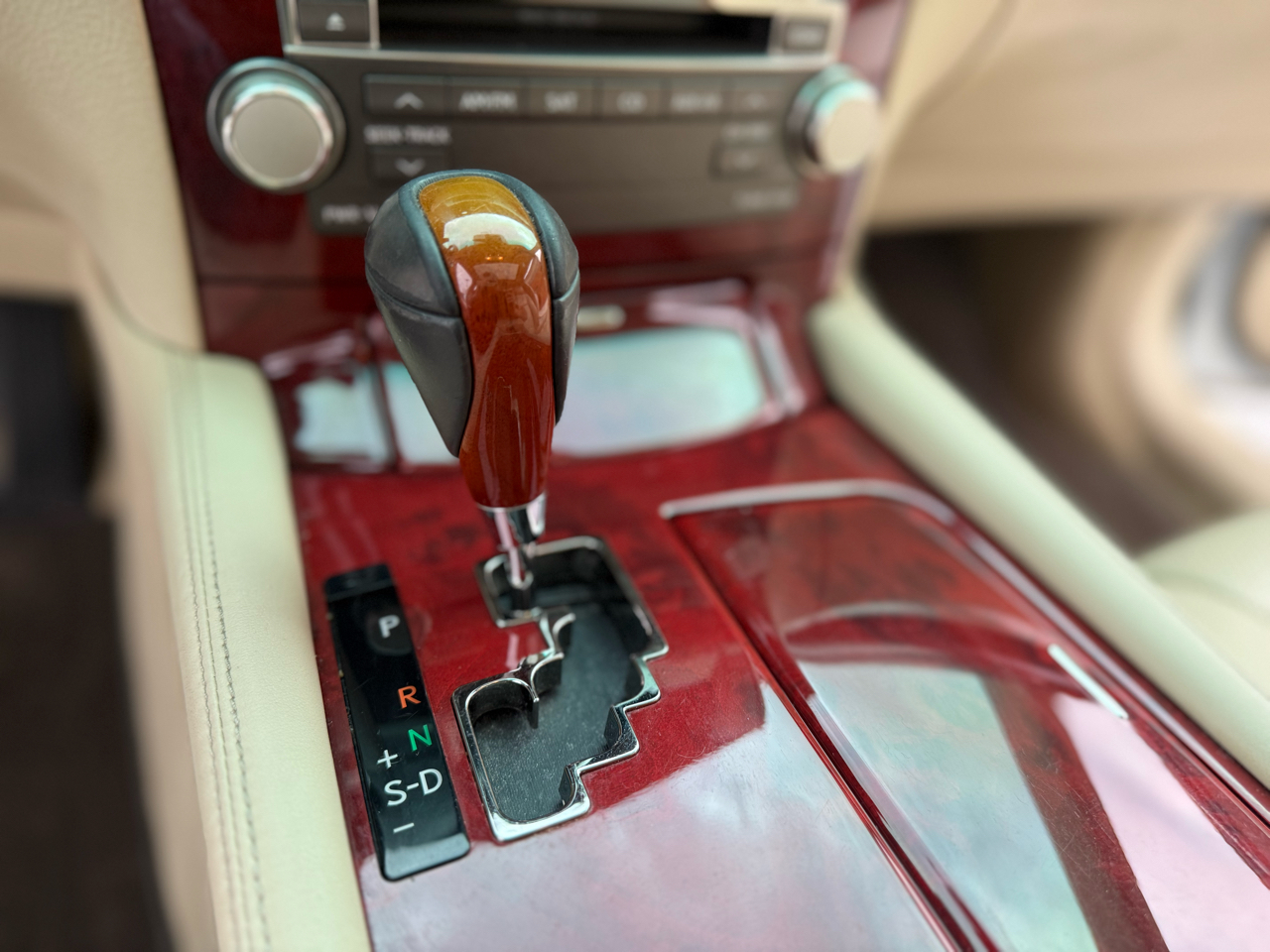 Lexus LS 460 Luxury Sedan 2011