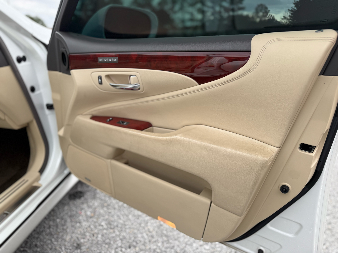 Lexus LS 460 Luxury Sedan 2011