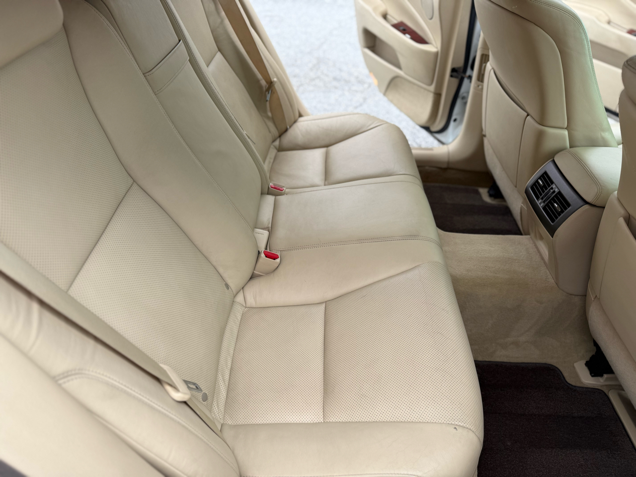 Lexus LS 460 Luxury Sedan 2011