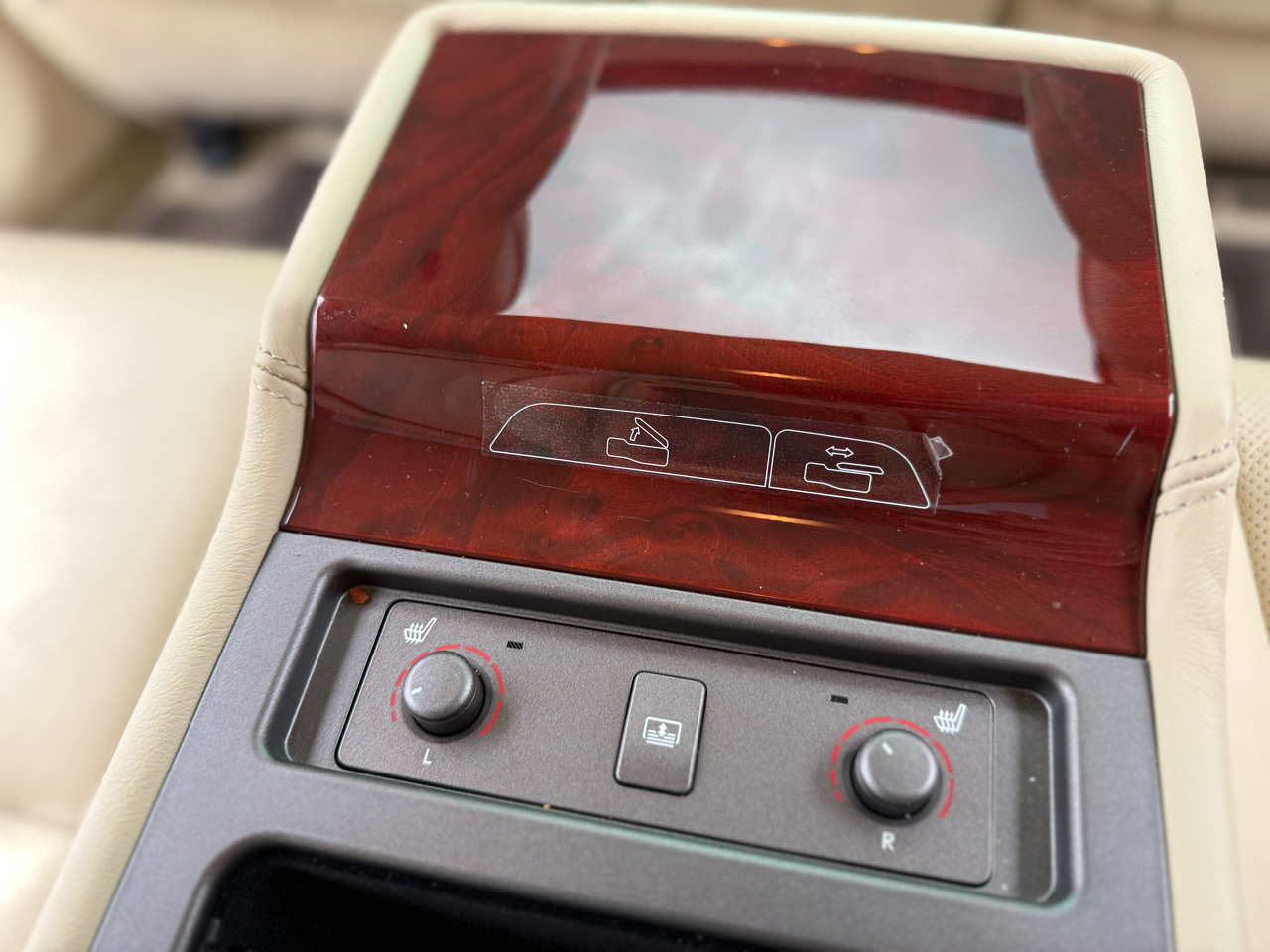 Lexus LS 460 Luxury Sedan 2011