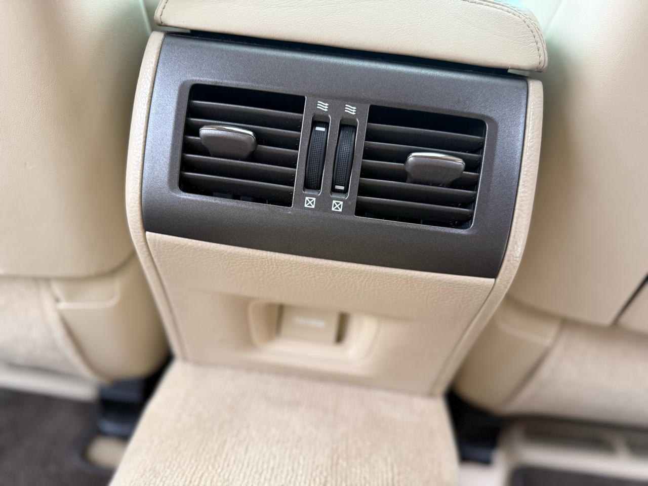 Lexus LS 460 Luxury Sedan 2011