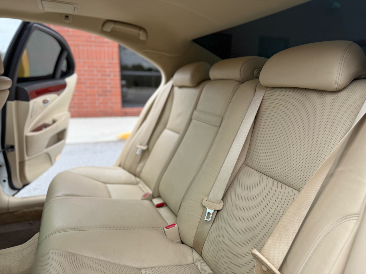 Lexus LS 460 Luxury Sedan 2011