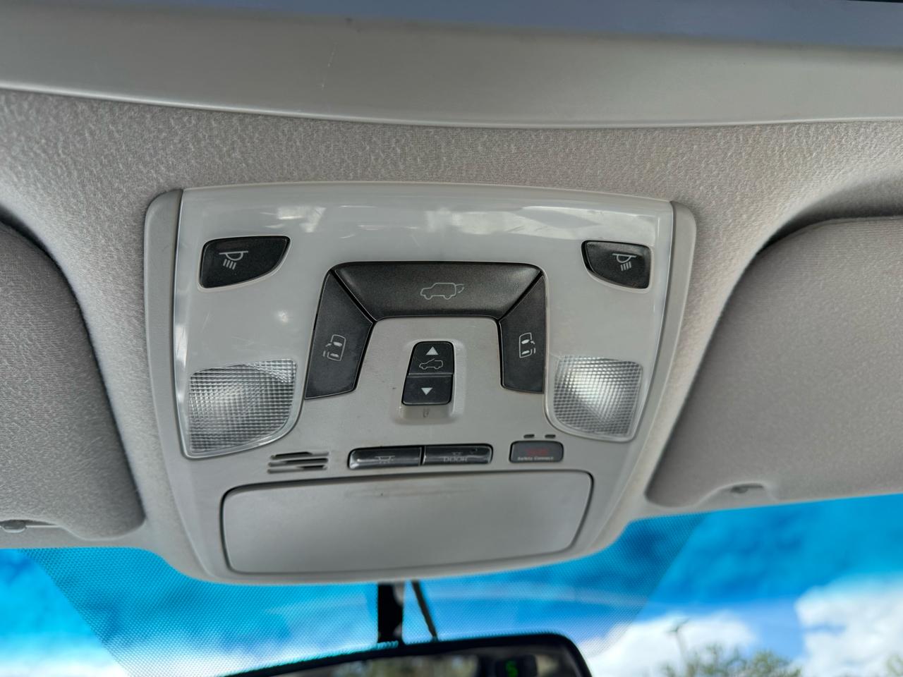 Toyota Sienna XLE FWD 8-Passenger V6 2012