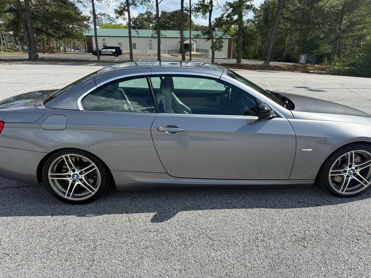 BMW 3-Series 335i Convertible - SULEV 2011