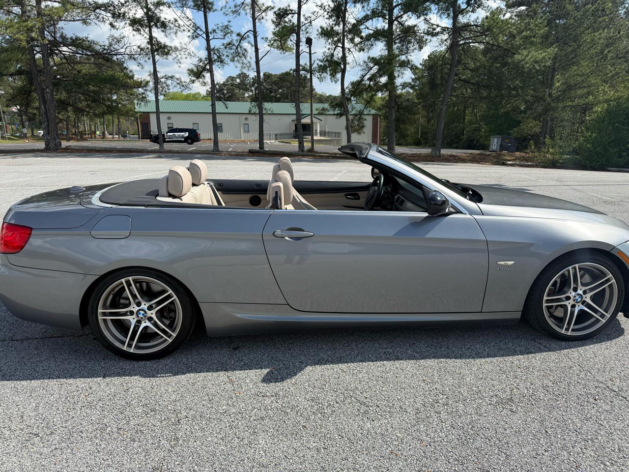 BMW 3-Series 335i Convertible - SULEV 2011