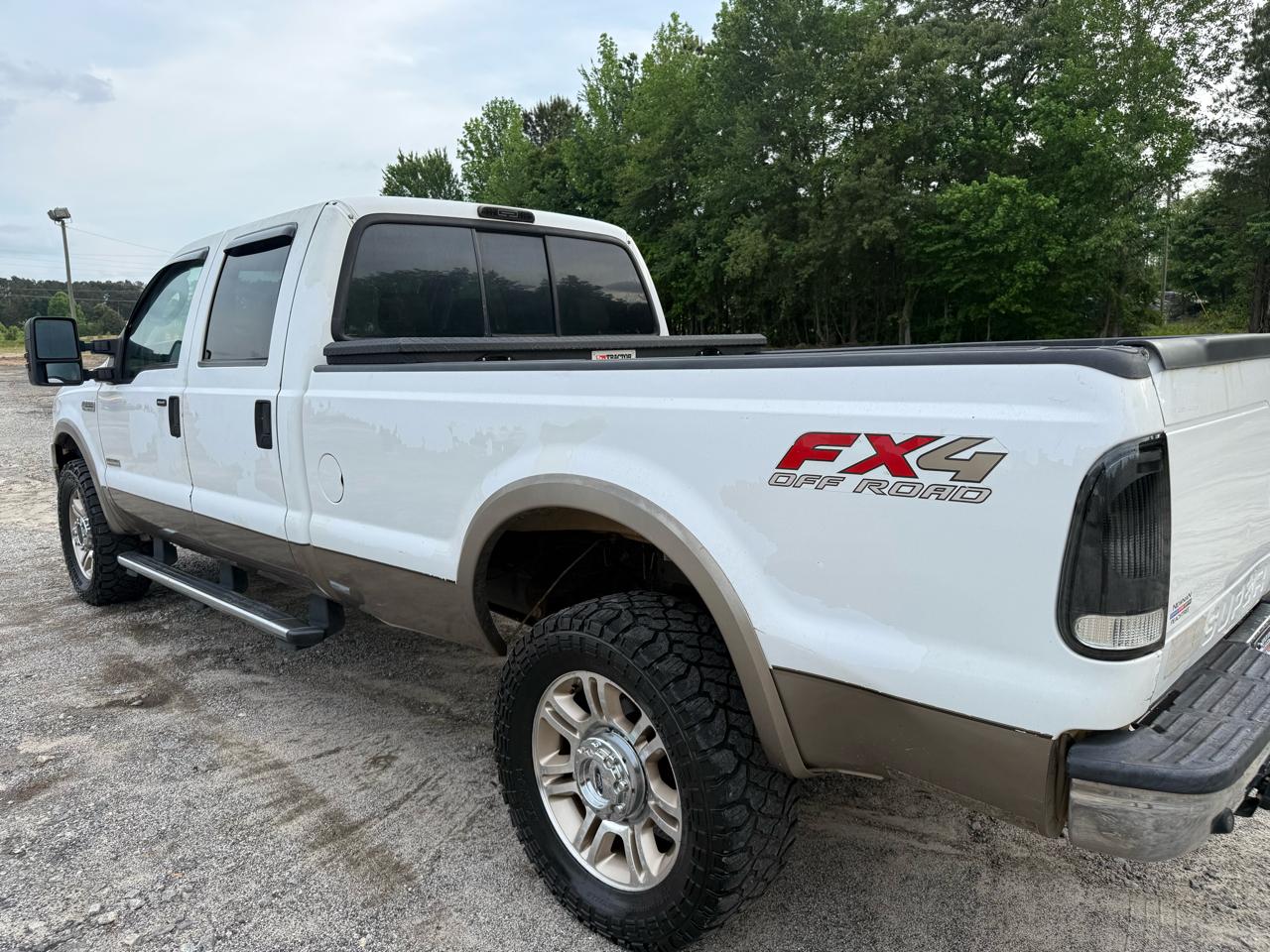 Ford F-350 SD Lariat Crew Cab 4WD 2005