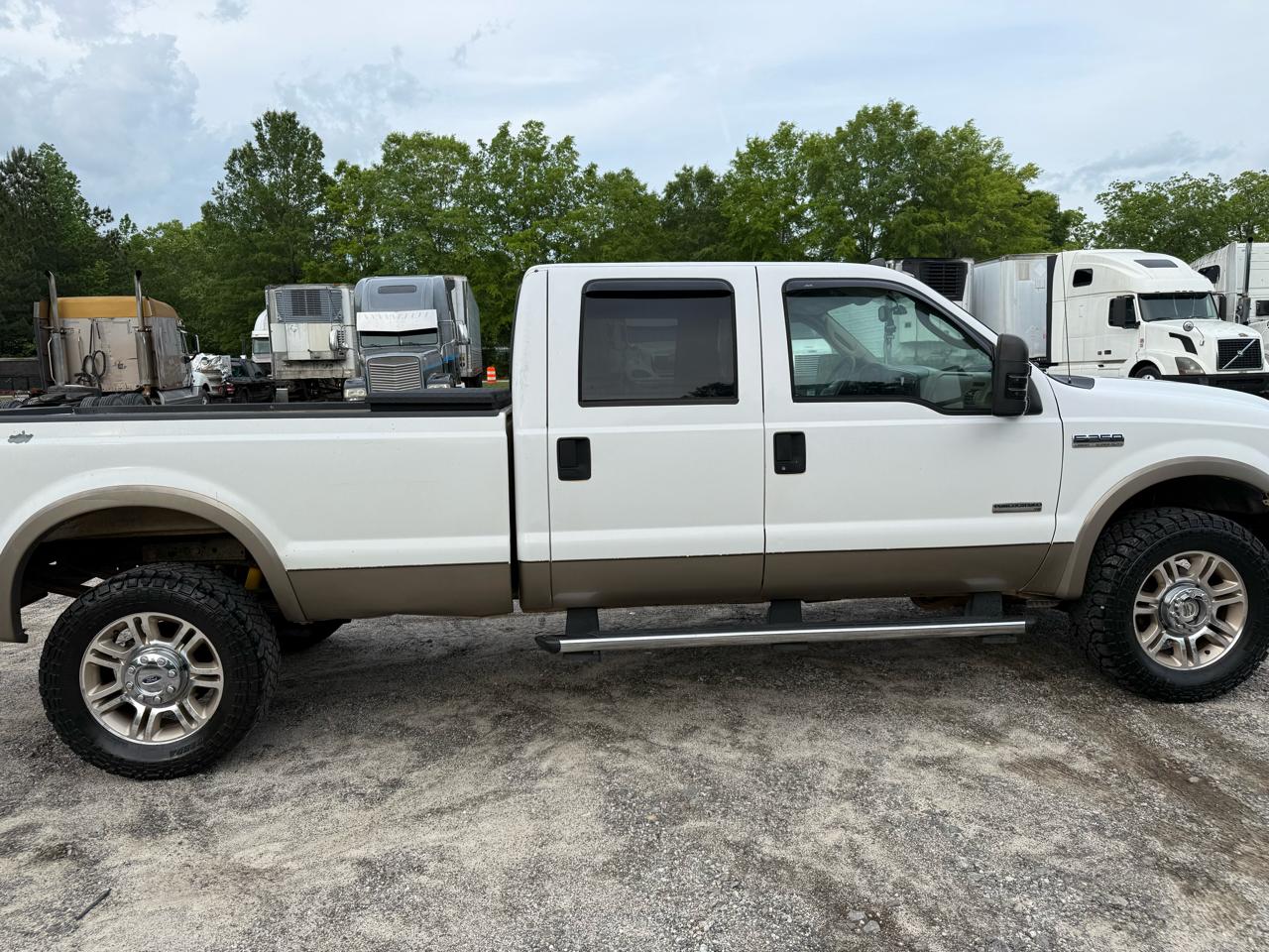 Ford F-350 SD Lariat Crew Cab 4WD 2005