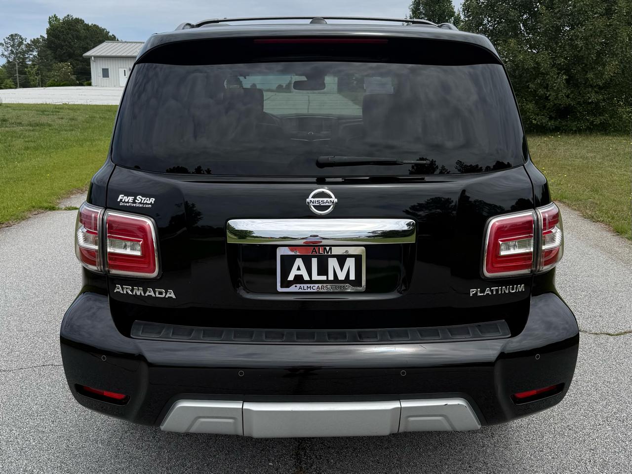 Nissan Armada Platinum 2WD 2017