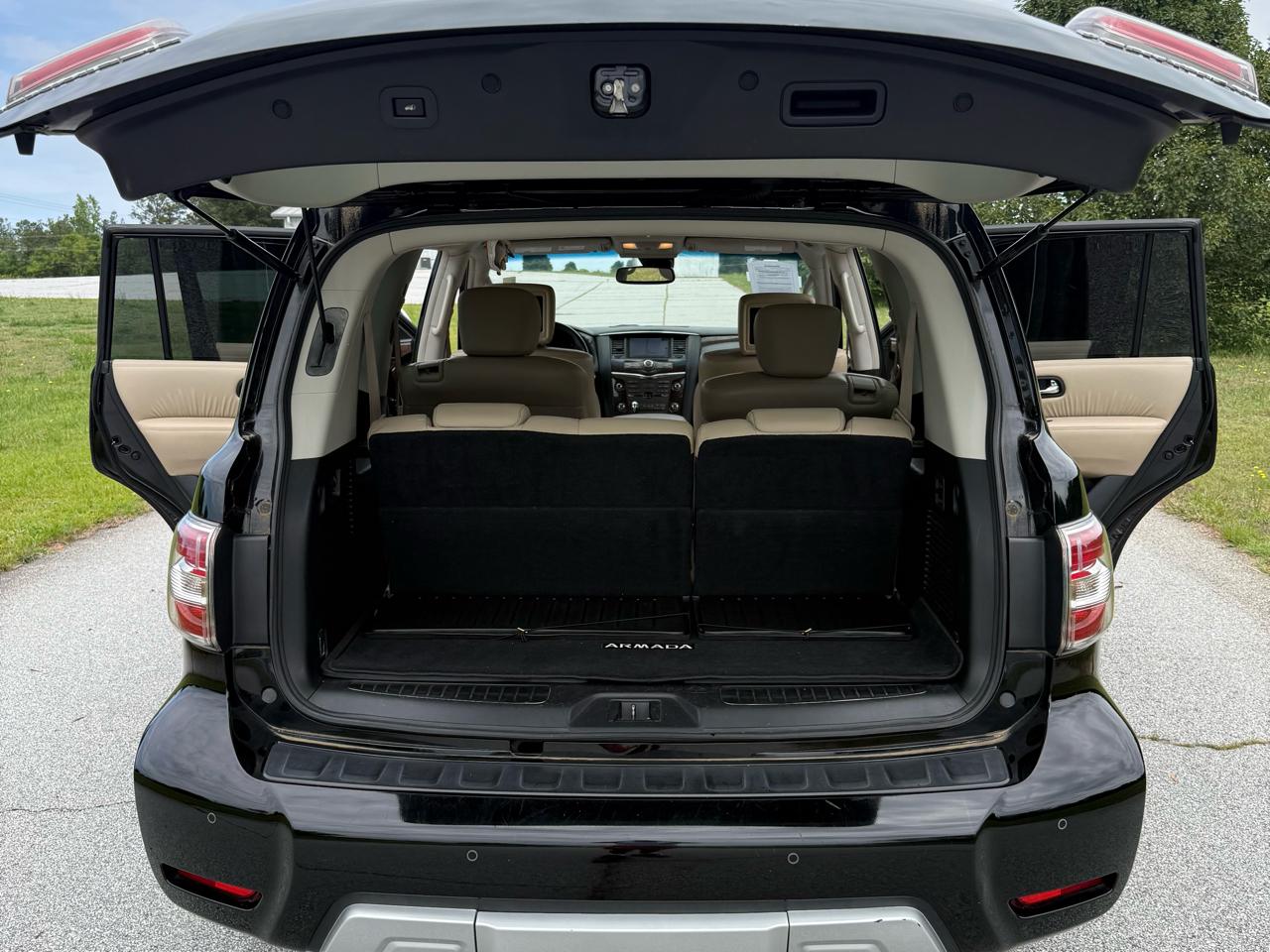 Nissan Armada Platinum 2WD 2017