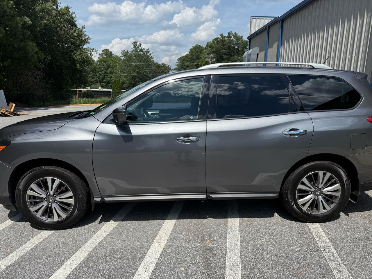 Nissan Pathfinder SL 4WD 2017