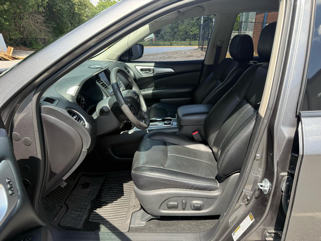 Nissan Pathfinder SL 4WD 2017