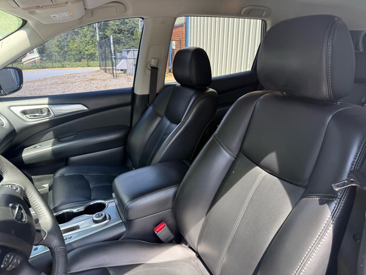 Nissan Pathfinder SL 4WD 2017