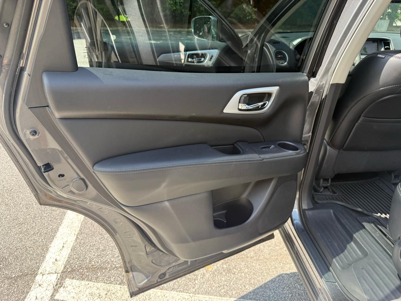 Nissan Pathfinder SL 4WD 2017