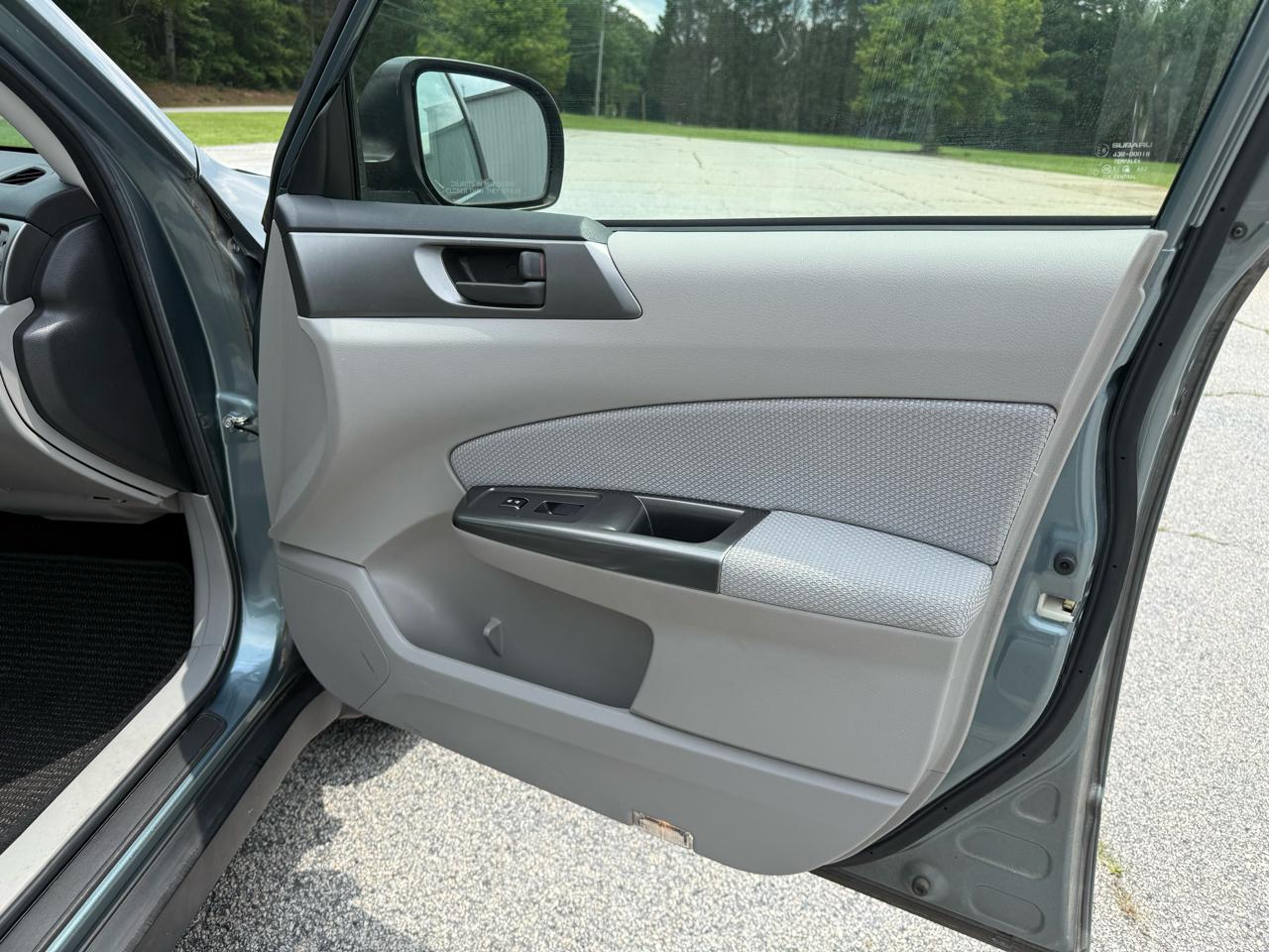 Subaru Forester 2.5X 2012