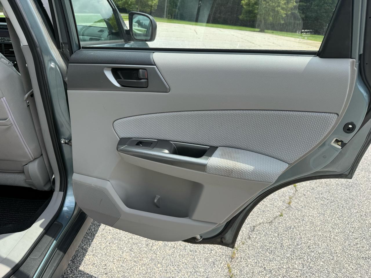 Subaru Forester 2.5X 2012