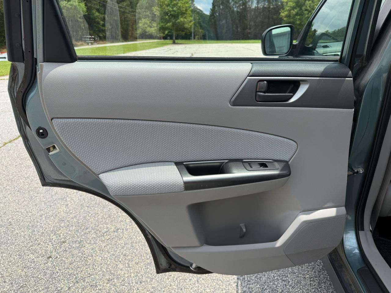 Subaru Forester 2.5X 2012